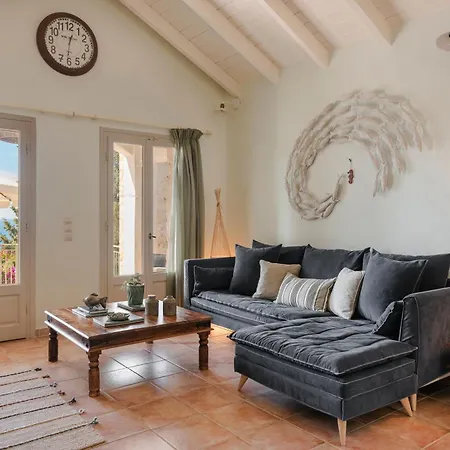 Rosepetra Villa *